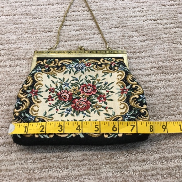 Tapestry floral small handbag with gold chain handle - Picture 10 of 11